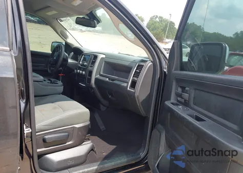 2016 Ram 1500 Express z USA, uszkodzony, nr VIN 1C6RR7FT5GS329158